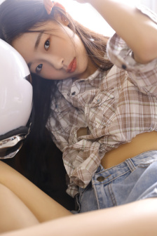 白桃松木(校园)请你吃糖凌虚阁